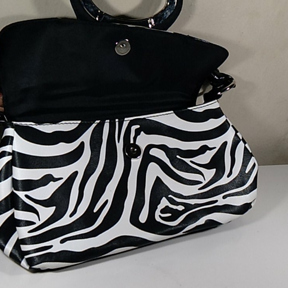 Mini Leopard Print Handbag by Chateau - Picture 4 of 7